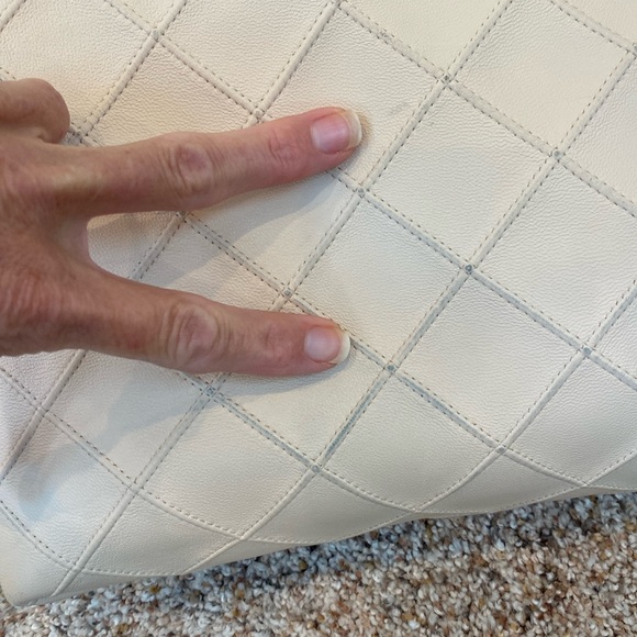 Tory Burch Cream Quilted Shoulder Bag - Picture 13 of 16